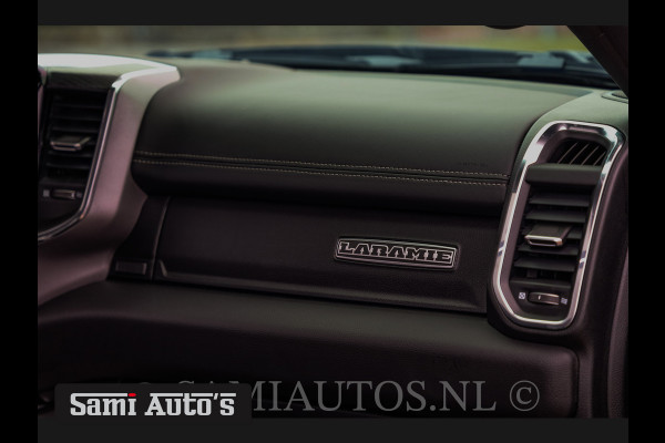 Dodge Ram 1500 LARAMIE NIGHT | BOM VOL | LPG | HUD | VIRTUAL | LUCHTVERING | DEKSEL | PANORAMADAK | BRIGHT WIHTE | 5.7 V8 HEMI 402PK 4x4 | CREWCAB 5 PERSOONS | GRIJSKENTEKEN | VOORRAAD NR 2147 - 4802