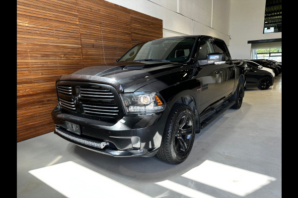 Dodge Ram 1500 5.7 V8 4x4 Crew Cab 5'7 Sport | Full option | Pano | LUCHT | LEDBAR | Hard Cover | Camera | Trekhaak |