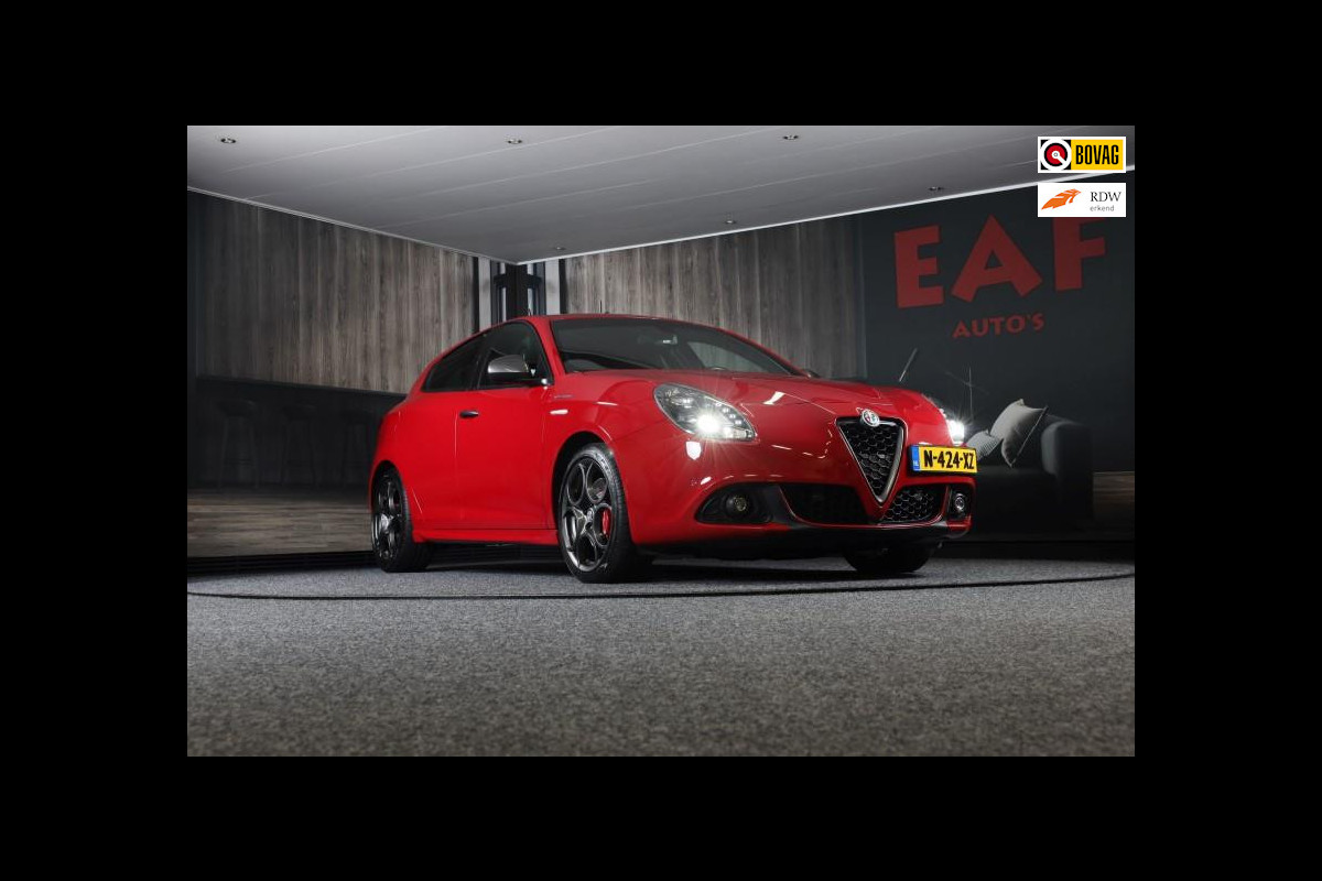 Alfa Romeo Giulietta 1.750 Turbo Veloce / 241 PK / AUT / Navi / Ecc / Cruise Control / BOSE / F1 / Schaalstoelen / Xenon / 18 Inch