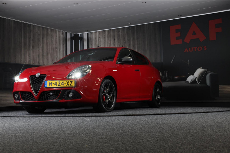 Alfa Romeo Giulietta 1.750 Turbo Veloce / 241 PK / AUT / Navi / Ecc / Cruise Control / BOSE / F1 / Schaalstoelen / Xenon / 18 Inch