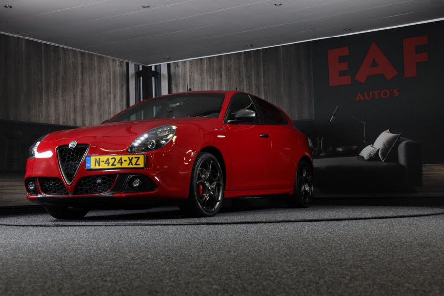 Alfa Romeo Giulietta 1.750 Turbo Veloce / 241 PK / AUT / Navi / Ecc / Cruise Control / BOSE / F1 / Schaalstoelen / Xenon / 18 Inch