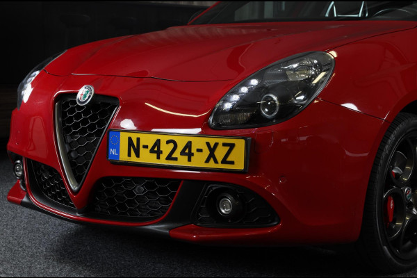 Alfa Romeo Giulietta 1.750 Turbo Veloce / 241 PK / AUT / Navi / Ecc / Cruise Control / BOSE / F1 / Schaalstoelen / Xenon / 18 Inch