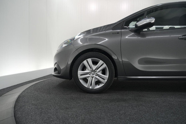 Peugeot 208 PureTech 82 Signature | Parkeersensoren | Apple Carplay | Navigatie