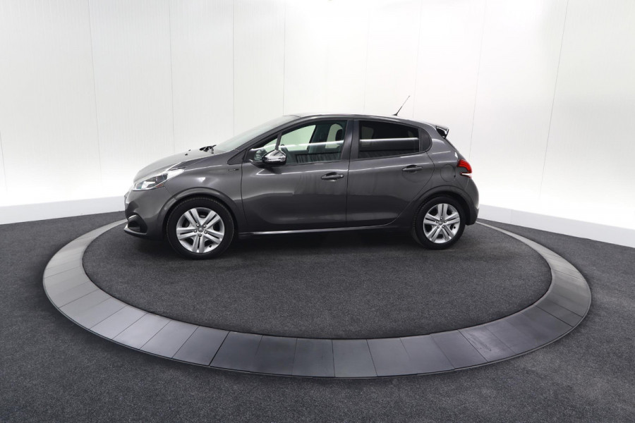 Peugeot 208 PureTech 82 Signature | Parkeersensoren | Apple Carplay | Navigatie