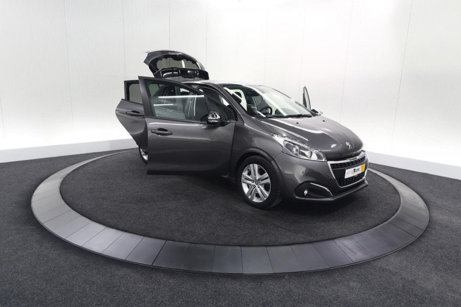 Peugeot 208 PureTech 82 Signature | Parkeersensoren | Apple Carplay | Navigatie