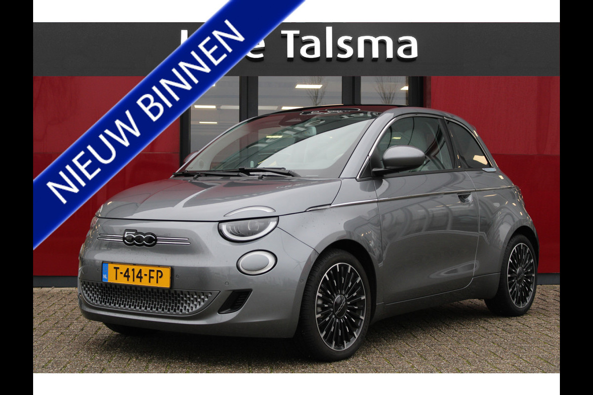 Fiat 500E La Prima 42 kWh | Achteruitrijcamera | 17" Lichtmetalen Velgen | Apple Carplay/Android Auto | Navigatie