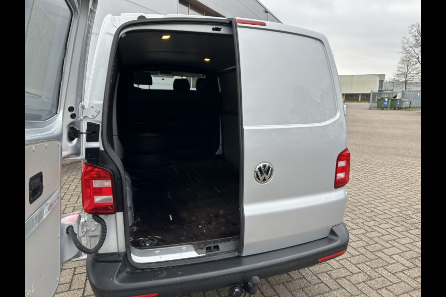 Volkswagen Transporter 2.0 TDI L2H1 AIRCO! TREKHAAK! CAMERA!