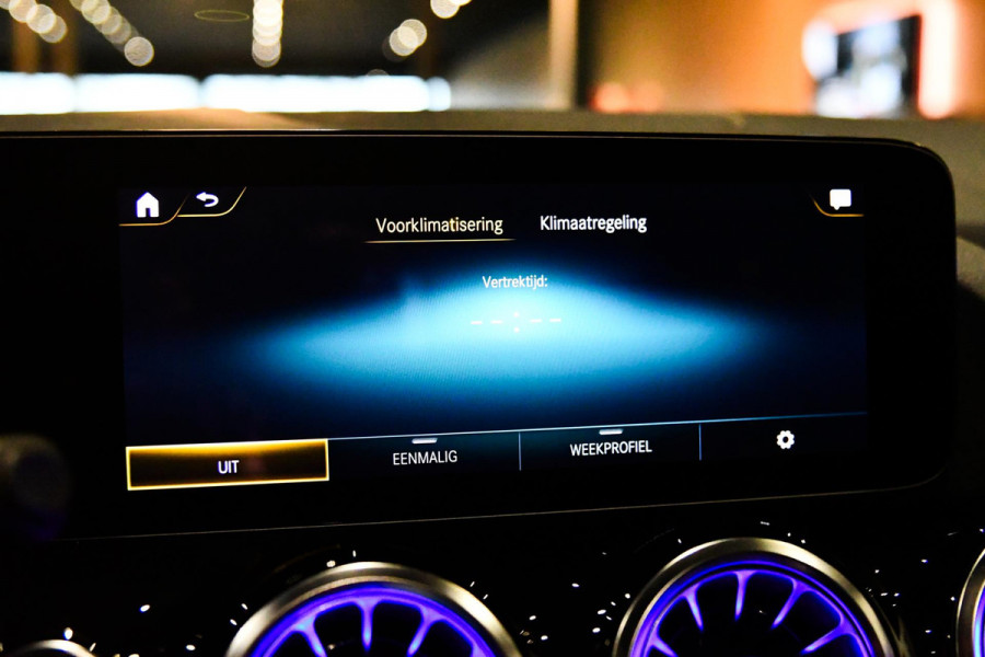 Mercedes-Benz GLA 250 e AMG Plug-In, Pano, Memory, Dodeh, Camera, Sfeer, Multibeam, CarPlay!