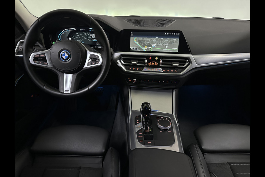 BMW 3 Serie Touring 320e Sportline Plug in Hybrid PHEV | Half Lederen Sporstoelen Verwarmd | M Sportstuur | Apple Carplay | Virtual Cockpit | Navigatie | Camera | DAB |