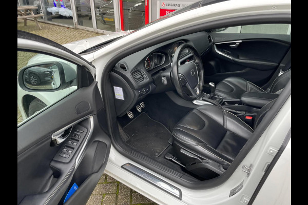 Volvo V40 2.0 D3 Business Sport / panoramadak / leer