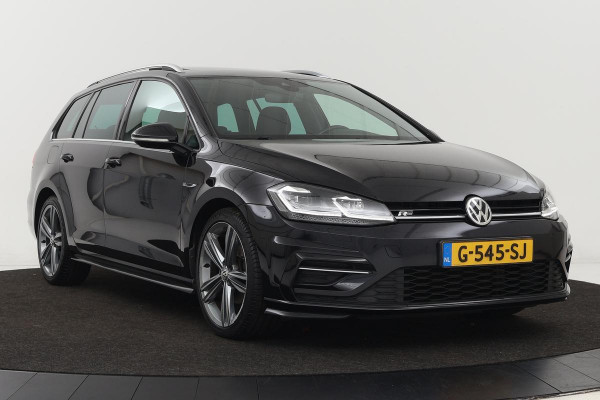 Volkswagen Golf 1.5 TSI R-line | Panoramadak | Full LED | Trekhaak | Stoelverwarming | Adaptive cruise | Camera | Carplay | Active Info | Dodehoek detectie