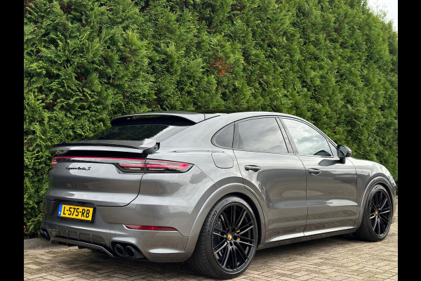 Porsche Cayenne Coupé 4.0 Turbo S E-Hybrid TechArt Carbon Approved