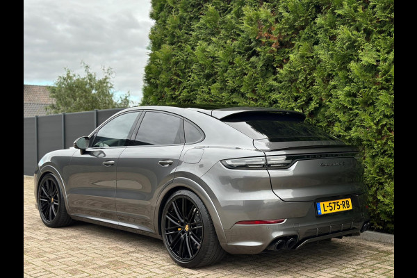 Porsche Cayenne Coupé 4.0 Turbo S E-Hybrid TechArt Carbon Approved