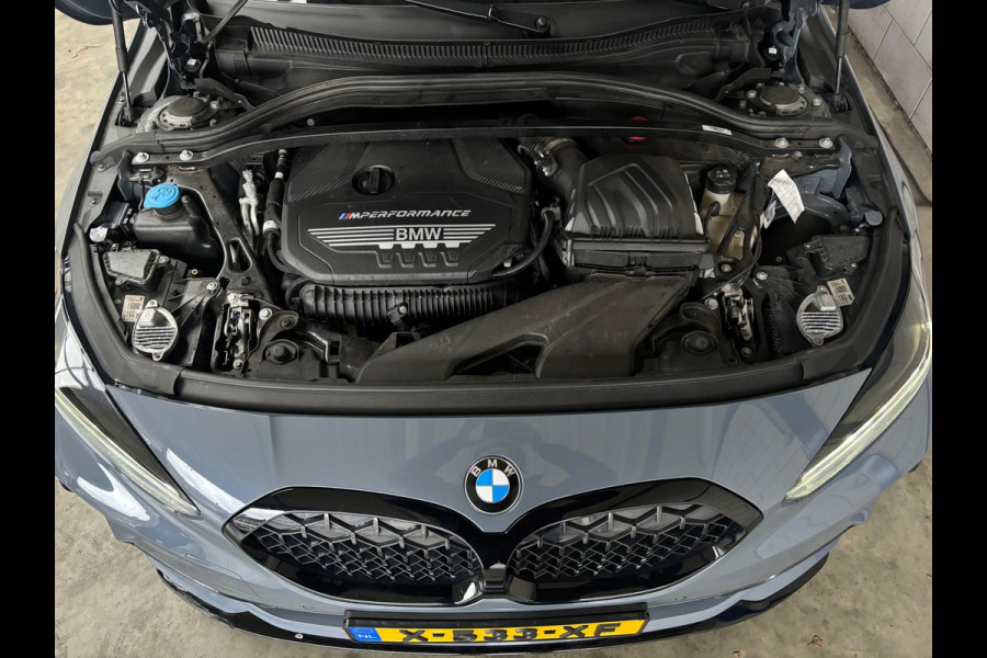 BMW 1-serie M135i xDrive Executive Maxton|HUD|PANO|