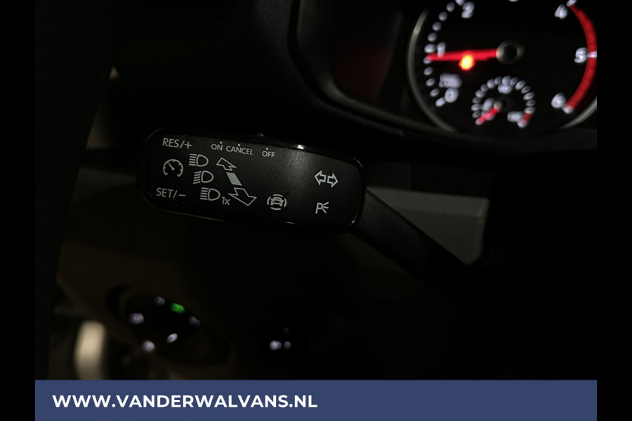 Volkswagen Crafter 2.0 TDI 141pk L3H3 L2H2 Euro6 Airco | Navigatie | Apple Carplay | Cruisecontrol Android Auto, Bijrijdersbank, 3000kg trekvermogen