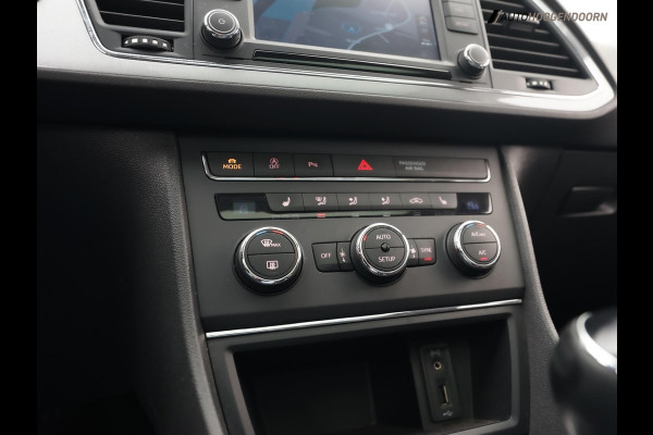 Seat León ST 1.8 TSI FR Connect (APPLE CARPLAY,SCHUIF-PANORAMADAK,LED VERLICHTING,ALCANTARA,STOELVERWARMING,TREKHAAK,TOPCONDITIE)