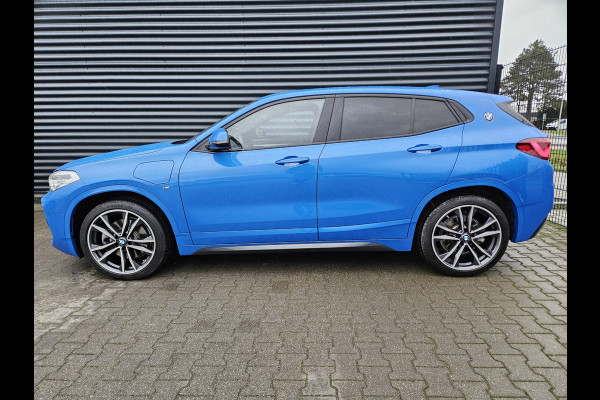 BMW X2 xDrive25e M Sport Plug In Hybrid Dealer O.H | Lederen Sportstoelen | Camera | 19"L.M | Sfeerverlichting | Navi Pro | El. Achterklep | DAB |