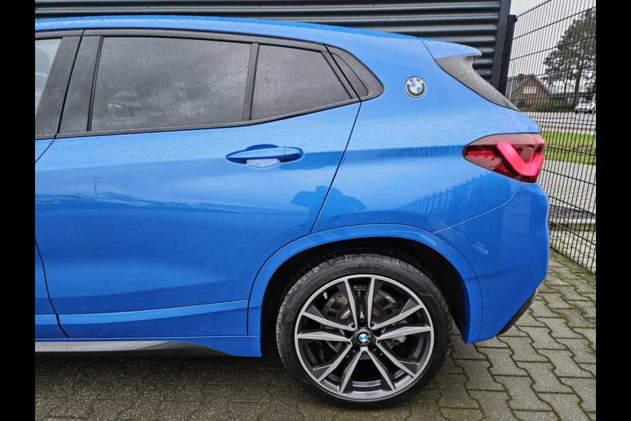 BMW X2 xDrive25e M Sport Plug In Hybrid Dealer O.H | Lederen Sportstoelen | Camera | 19"L.M | Sfeerverlichting | Navi Pro | El. Achterklep | DAB |