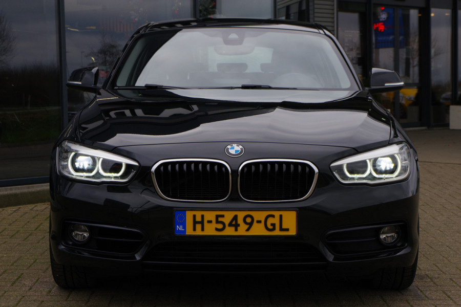 BMW 1-serie 118i 136 PK Automaat Executive, Xenon, Navigatie, Sportstoelen, 18" LM