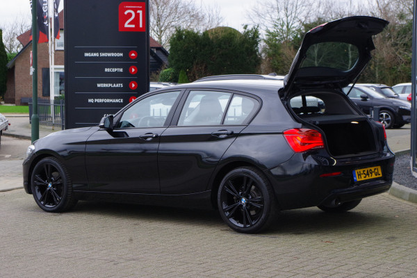 BMW 1-serie 118i 136 PK Automaat Executive, Xenon, Navigatie, Sportstoelen, 18" LM