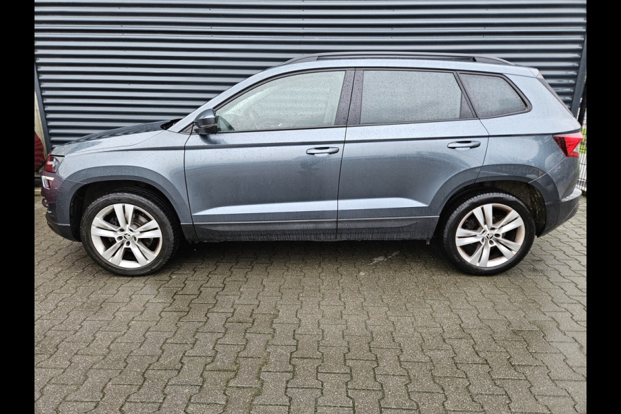 Škoda Karoq 1.0 TSI Style Business DSG | Panodak | RS Sportstoelen | Apple Carplay | Camera |  Stoelverwarming | Navi | 18 "L.M | DAB |