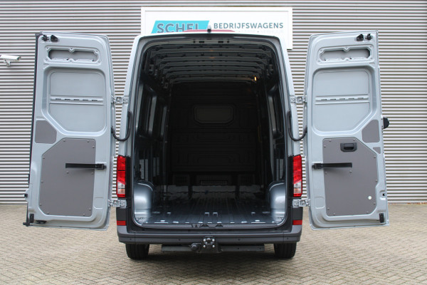 Volkswagen Crafter 35 2.0 TDI L4H3 Highline 177pk - Navi - Geveerde Stoelen - Adaptive Cruise - Blind Spot - Camera - Trekhaak - LM velgen - Rijkla