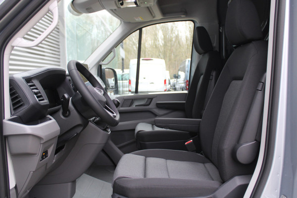 Volkswagen Crafter 35 2.0 TDI L4H3 Highline 177pk - Navi - Geveerde Stoelen - Adaptive Cruise - Blind Spot - Camera - Trekhaak - LM velgen - Rijkla