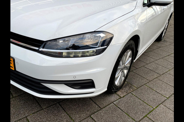 Volkswagen Golf 1.0 TSI Trendline BMT - Navigatie Apple CarPlay I Airco I Sport velgen I LED I PDC I 126.000 KM Dealer onderhouden