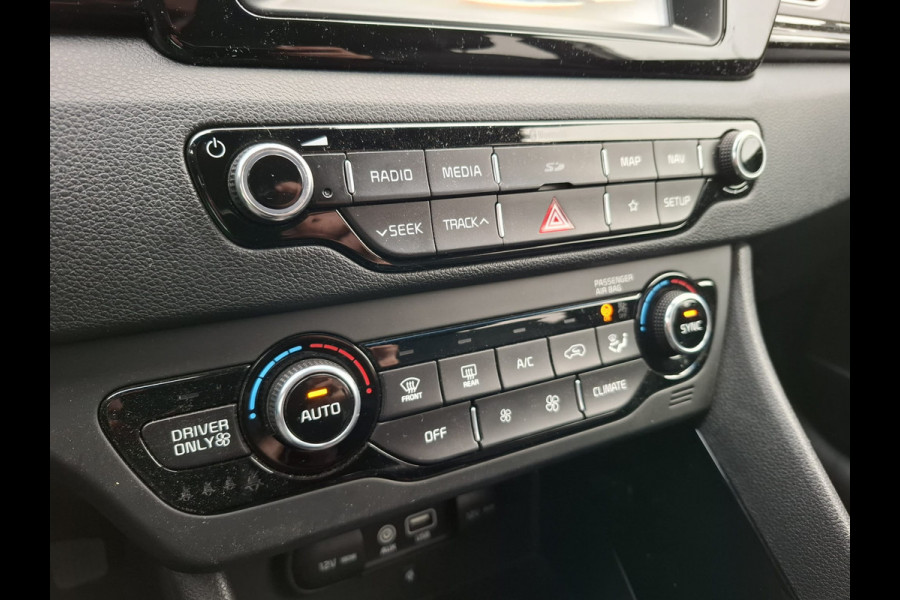 Kia Niro 1.6 GDi DynamicLine Plug in Hybrid PHEV | Sportstoelen Verwarmd | Trekhaak Afneembaar | Adaptive Cruise | Apple Carplay | Camera | Navigatie | Stoel & Stuurverwarming |