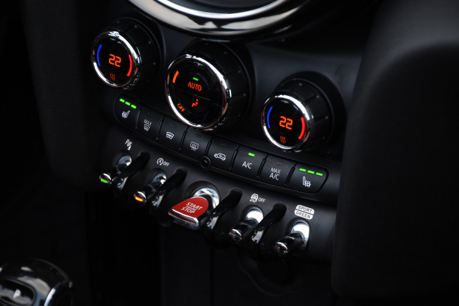 MINI Cabrio 2.0 John Cooper Works ADAPTIVE CRUISE | STOELVERWARMING | HARMON & KARDON | VOORUITVERWARMING | HEAD UP | ACHTERUITCAMERA