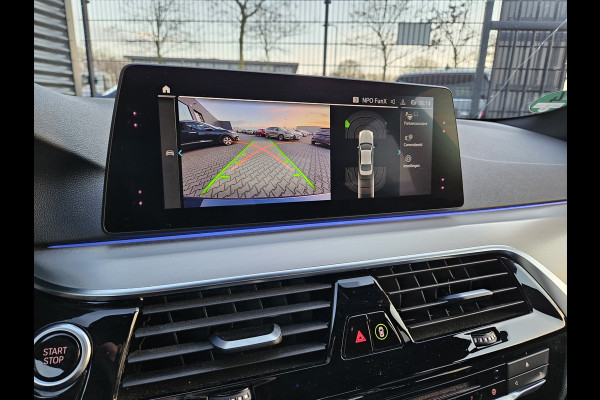 BMW 5 Serie 530e M Sport Plug In Hybrid Dealer O.H PHEV | Lederen Sportstoelen | Head Up | Harman Kardon | Camera | Sfeerverlichting | Apple Carplay | DAB | El. Achterklep |