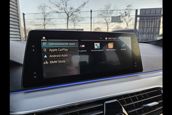 BMW 5 Serie 530e M Sport Plug In Hybrid Dealer O.H PHEV | Lederen Sportstoelen | Head Up | Harman Kardon | Camera | Sfeerverlichting | Apple Carplay | DAB | El. Achterklep |