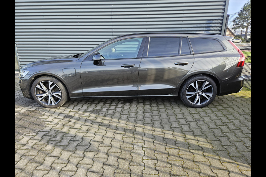 Volvo V60 T8 Recharge AWD R-Design Plug In Hybrid PHEV | Panodak | Lederen Sportstoelen Memory | Head Up | Adaptive Cruise | Harmand Kardon | Camera | BLIS |