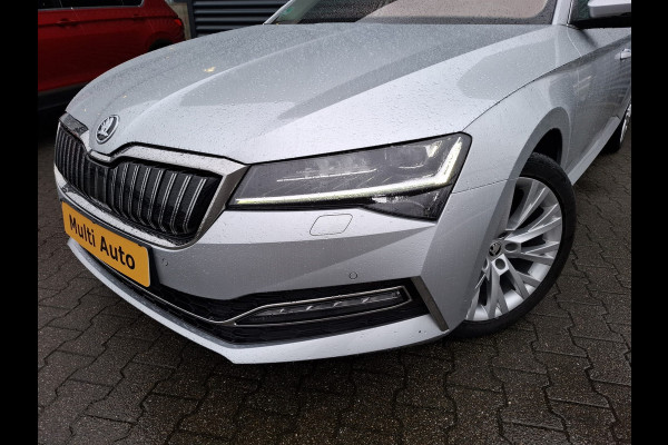 Škoda Superb Combi 1.4 TSI iV Business Edition Plug in Hybrid PHEV | Lederen Sportstoelen Memory | Trekhaak af Fabriek | Adaptive Cruise | Crystal LED | Apple Carplay | Navigatie | Camera | DAB |