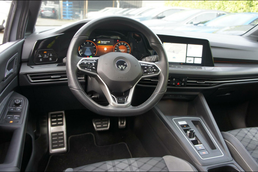 Volkswagen Golf 1.5 eTSI 2x R-Line CarPlay|Camera|Panorama|Virtual