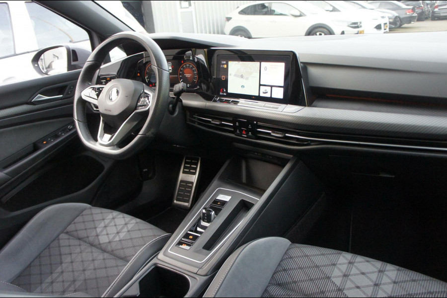 Volkswagen Golf 1.5 eTSI 2x R-Line CarPlay|Camera|Panorama|Virtual