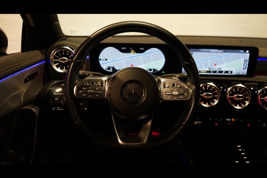 Mercedes-Benz A-Klasse A250 AMG Night Edition 1 AUTOMAAT AMBIANCE-CAMERA-HEADUP-KEYLESS-MBUX-NAVIGATIE-PANORAMA