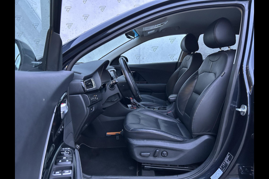 Kia Niro 1.6 GDi Hybrid ExecutiveLine Automaat | Leder | Camera | Navi | BSD | Clima | Apple CarPlay/Android Auto | 18” Velgen | Stuur-/Stoelverwarming | JBL | Trekhaak | PDC | Cruise | LED |