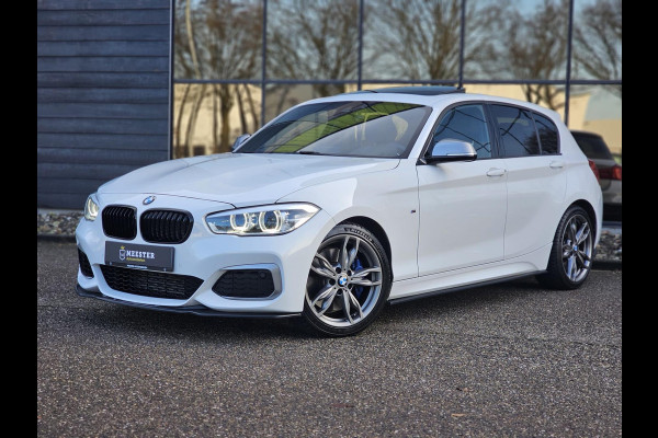 BMW 1-serie M135i xDrive |OPENDAK|H&K|STUUR/STOELVERW