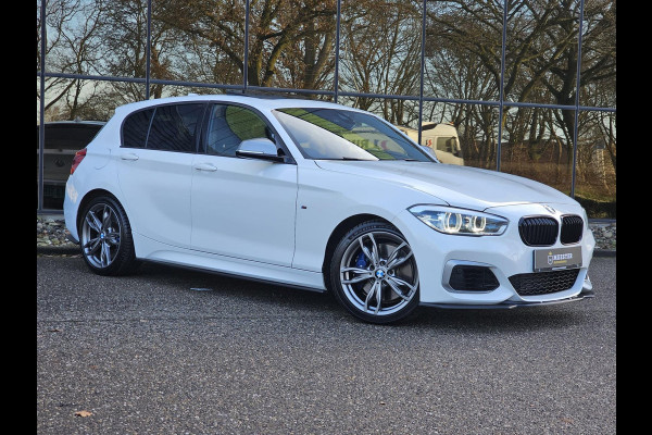 BMW 1-serie M135i xDrive |OPENDAK|H&K|STUUR/STOELVERW