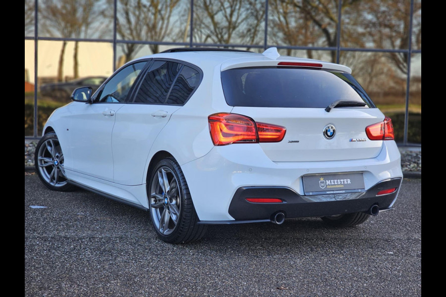 BMW 1-serie M135i xDrive |OPENDAK|H&K|STUUR/STOELVERW