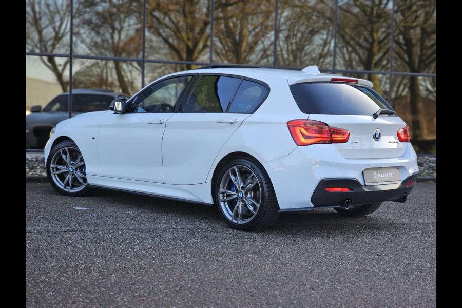 BMW 1-serie M135i xDrive |OPENDAK|H&K|STUUR/STOELVERW