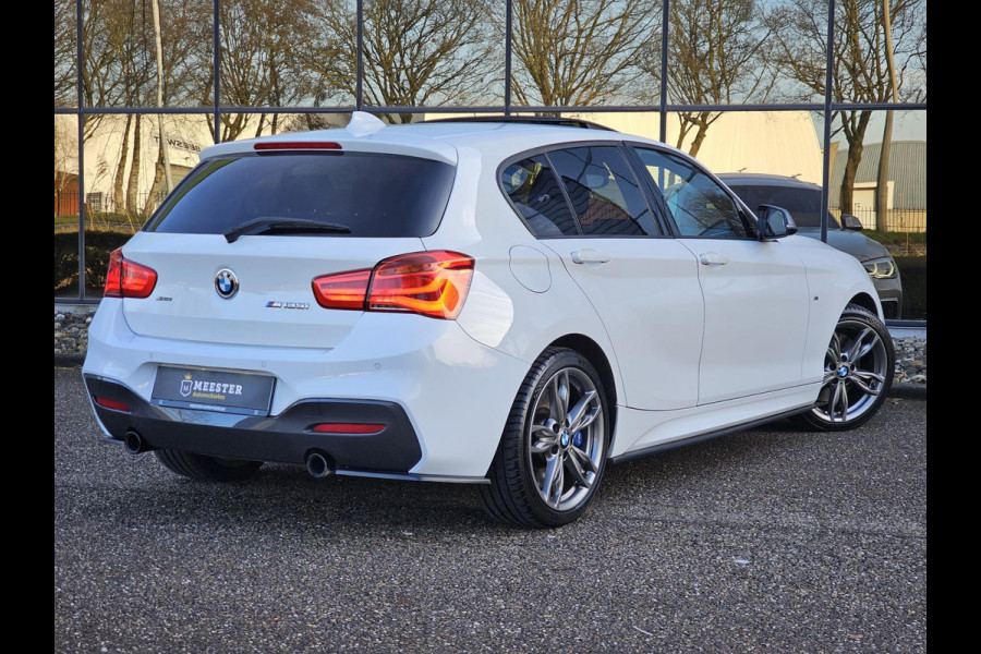 BMW 1-serie M135i xDrive |OPENDAK|H&K|STUUR/STOELVERW