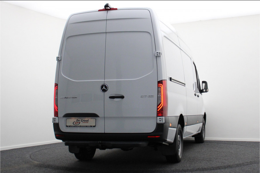 Mercedes-Benz Sprinter 317 CDI Aut. L2H2 3-Zits, Airco, LED, Standkachel, Cruise, Camera, Apple Carplay, Trekhaak