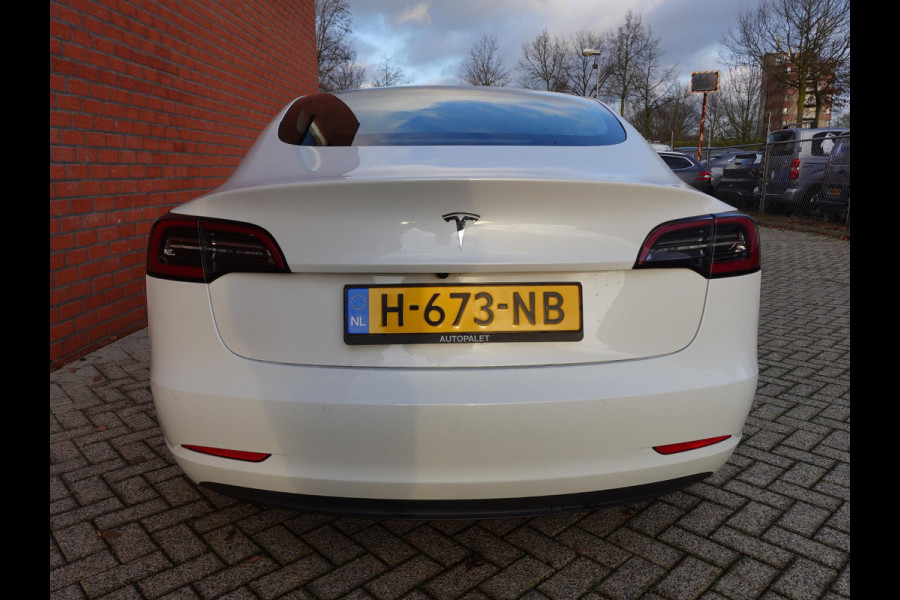 Tesla Model 3 Standard RWD Plus 60 kWh Autopilot Panodak Navi Leder PDC VA Camera 19" Sport Wheels