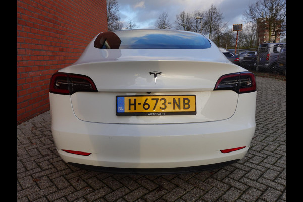 Tesla Model 3 Standard RWD Plus 60 kWh Autopilot Panodak Navi Leder PDC VA Camera 19" Sport Wheels