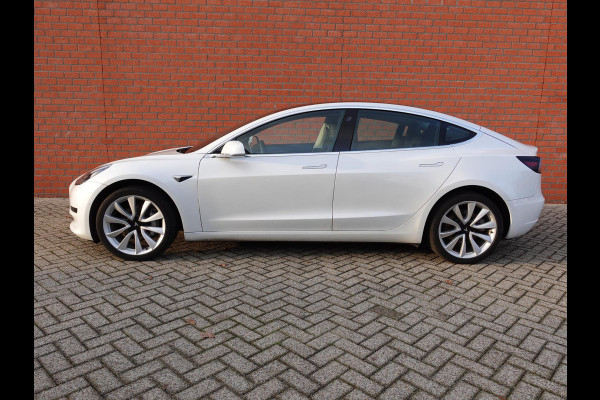 Tesla Model 3 Standard RWD Plus 60 kWh Autopilot Panodak Navi Leder PDC VA Camera 19" Sport Wheels