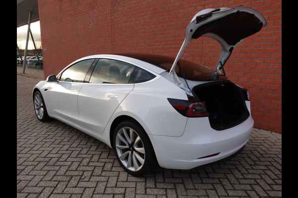 Tesla Model 3 Standard RWD Plus 60 kWh Autopilot Panodak Navi Leder PDC VA Camera 19" Sport Wheels