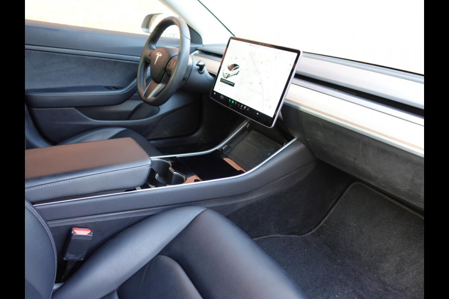 Tesla Model 3 Standard RWD Plus 60 kWh Autopilot Panodak Navi Leder PDC VA Camera 19" Sport Wheels