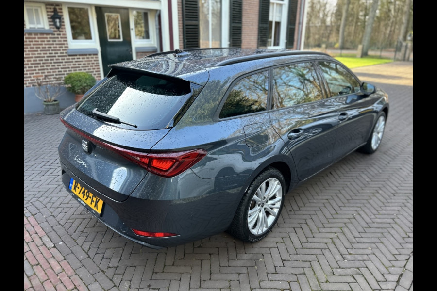 Seat Leon Sportstourer 1.0 TSI 110pk StyleBns Int Camera, Navi, 17" LMV, NL-auto